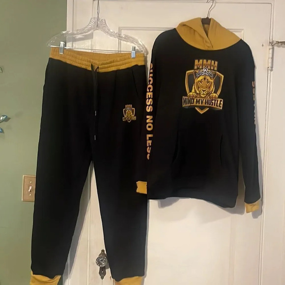 Woman’s Mind My Hustle sweatsuit inspirational clothing - Picture 2 of 14